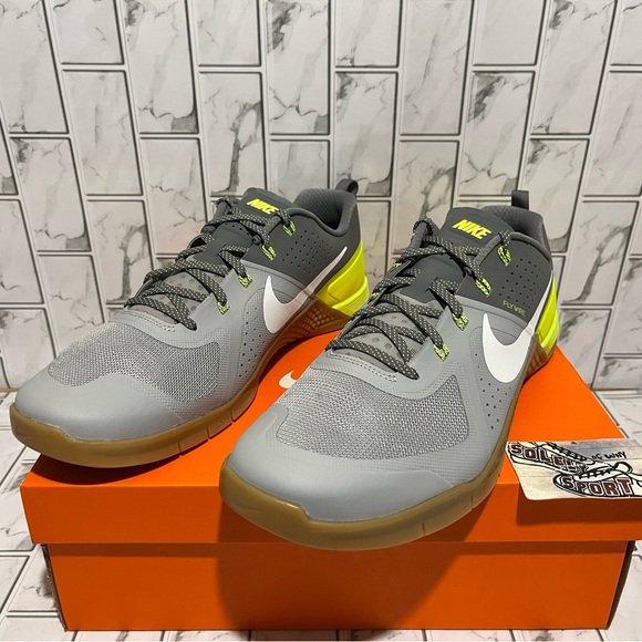 New Nike Metcon 1 Trainer Gym Workout Running Shoes Grey Volt CrossFit Mens 15 - Picture 2 of 12